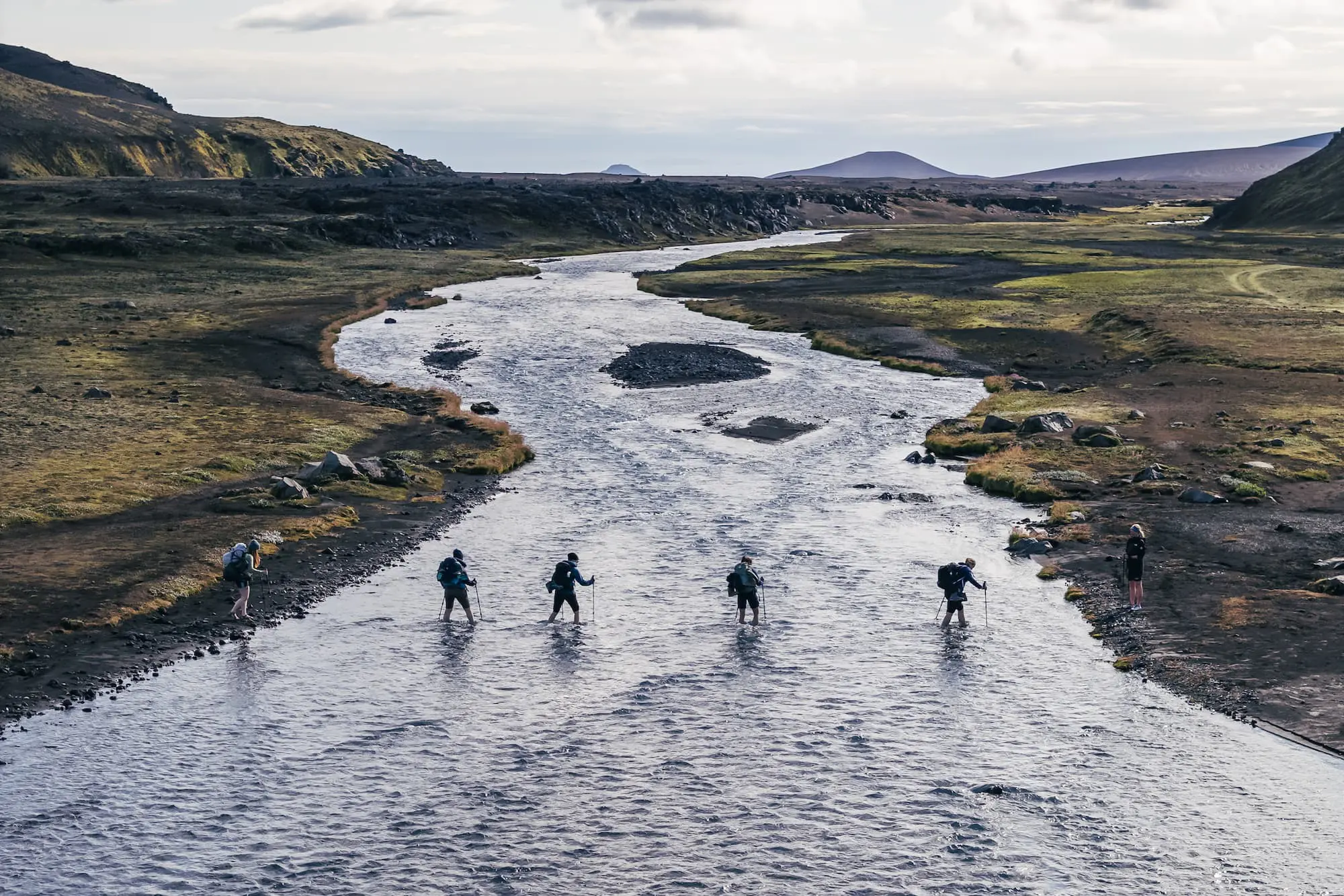 4 randonneurs solo lors d'un trek en Islande