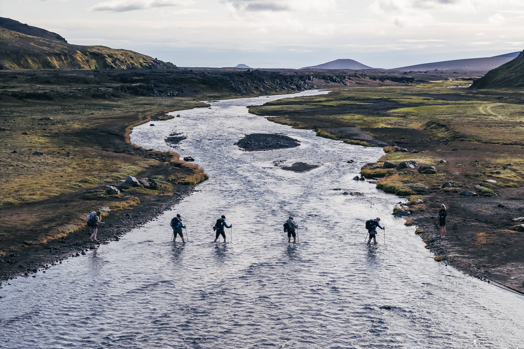 4 randonneurs solo lors d'un trek en Islande